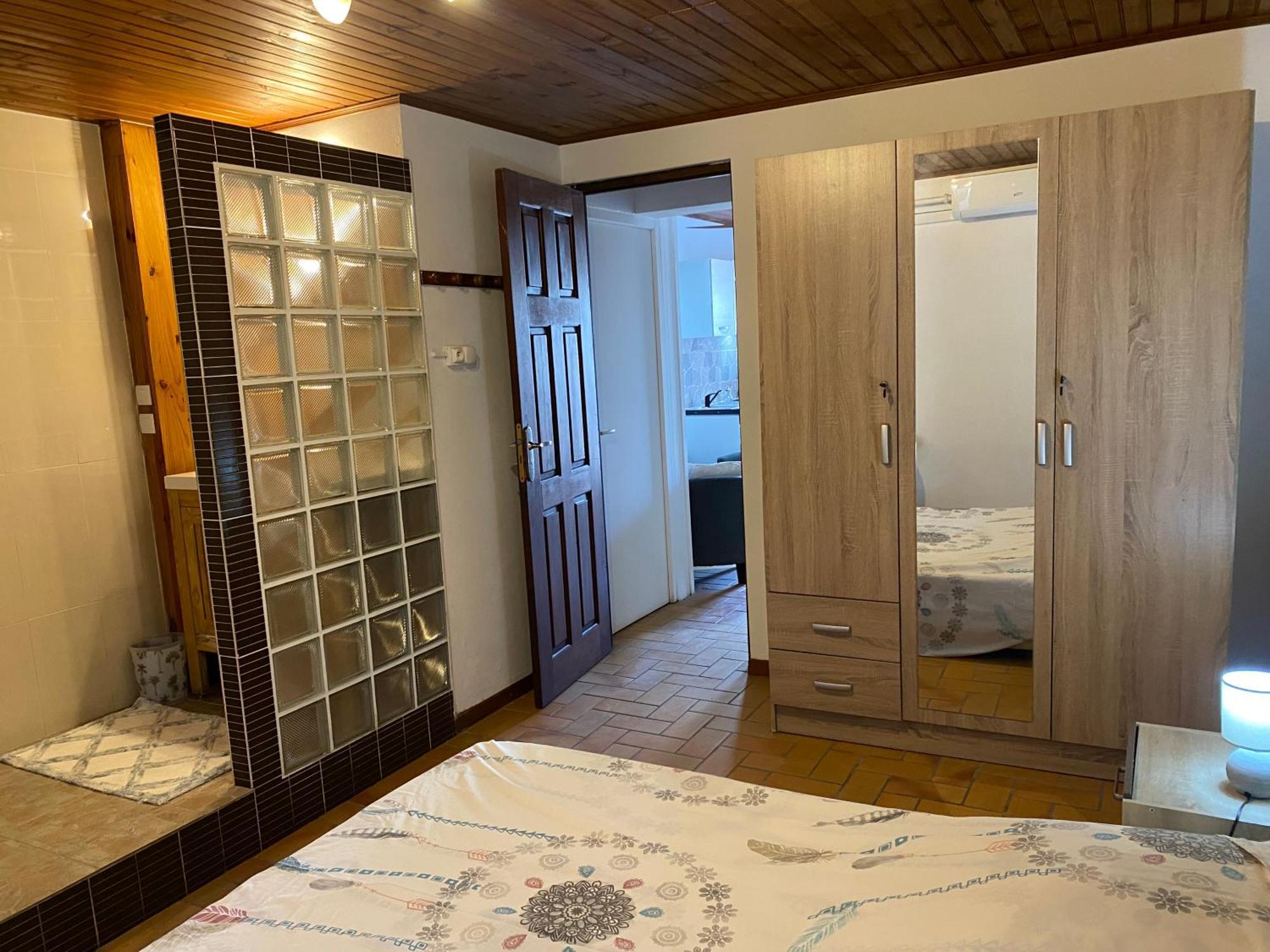 Happy Tropicaloc Apartment Сен-Пиер Екстериор снимка